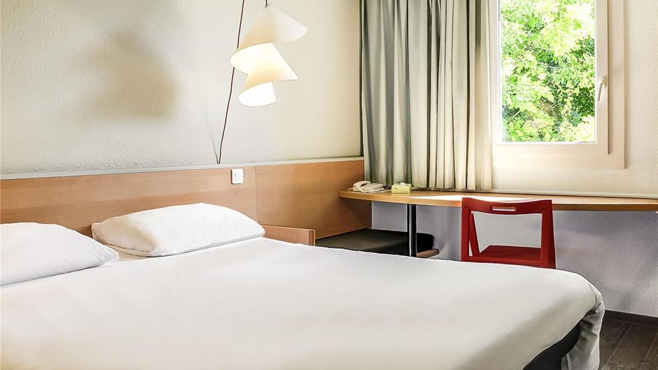 Ibis Hotel Salon-de-Provence Room