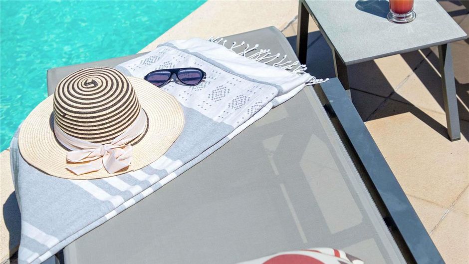 Ibis Hotel Salon-de-Provence Pool