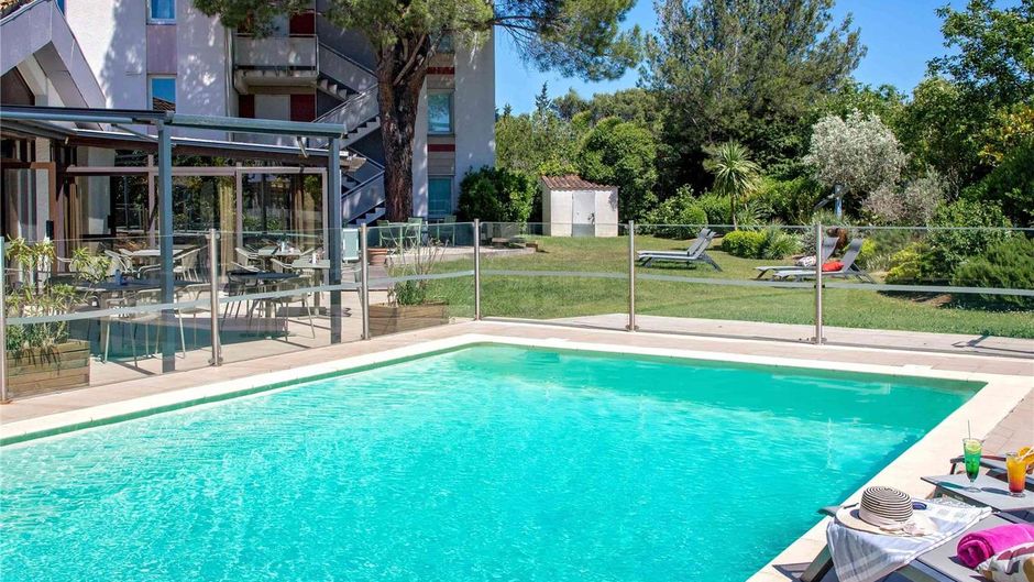 Ibis Hotel Salon-de-Provence Pool