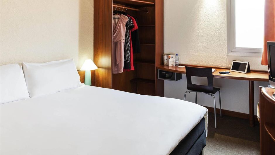 Ibis Douala Room