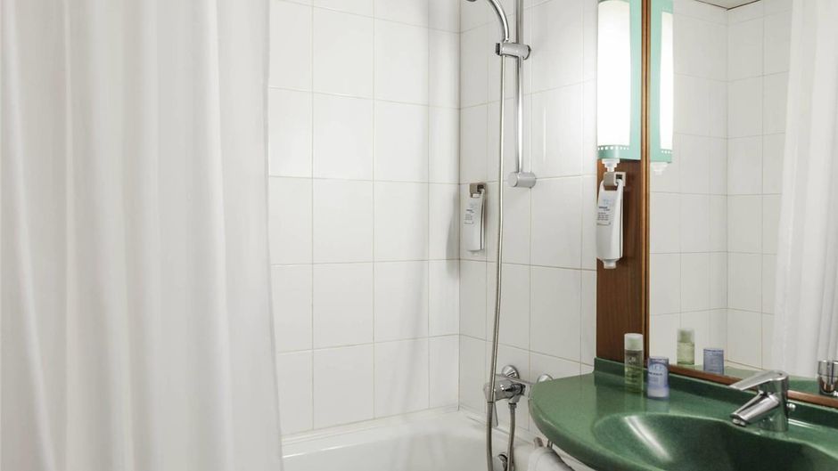 Ibis Douala Room