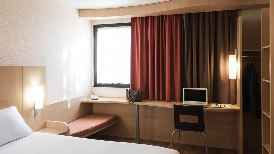 Ibis Hotel Angers Room