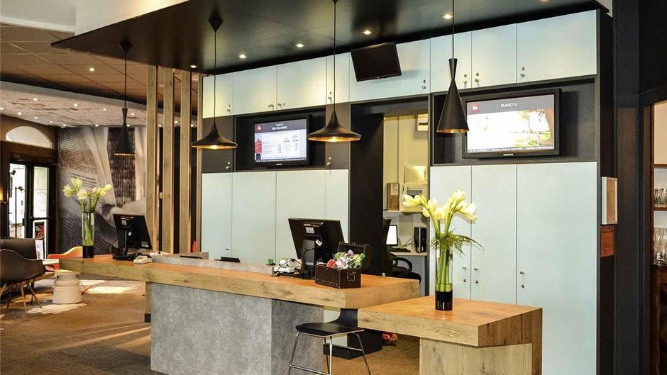 Ibis Hotel Angers Exterior