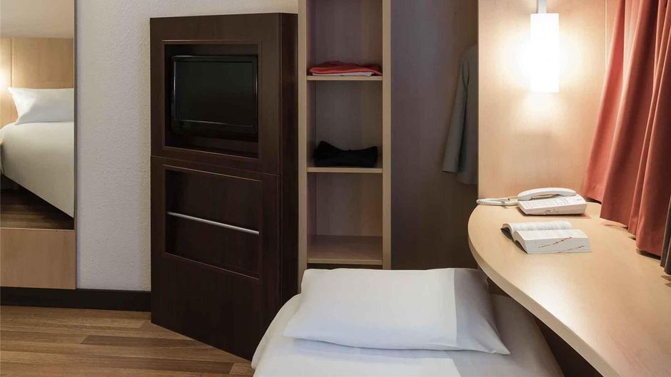 Ibis Hotel Angers Room