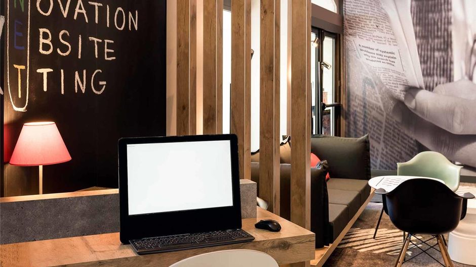 Ibis Hotel Angers Exterior