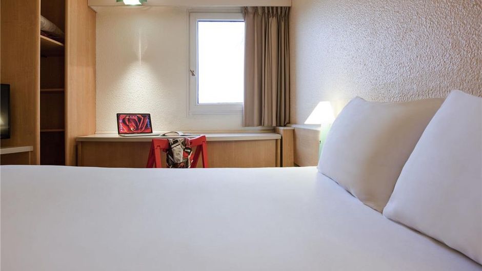 Ibis Provins Room