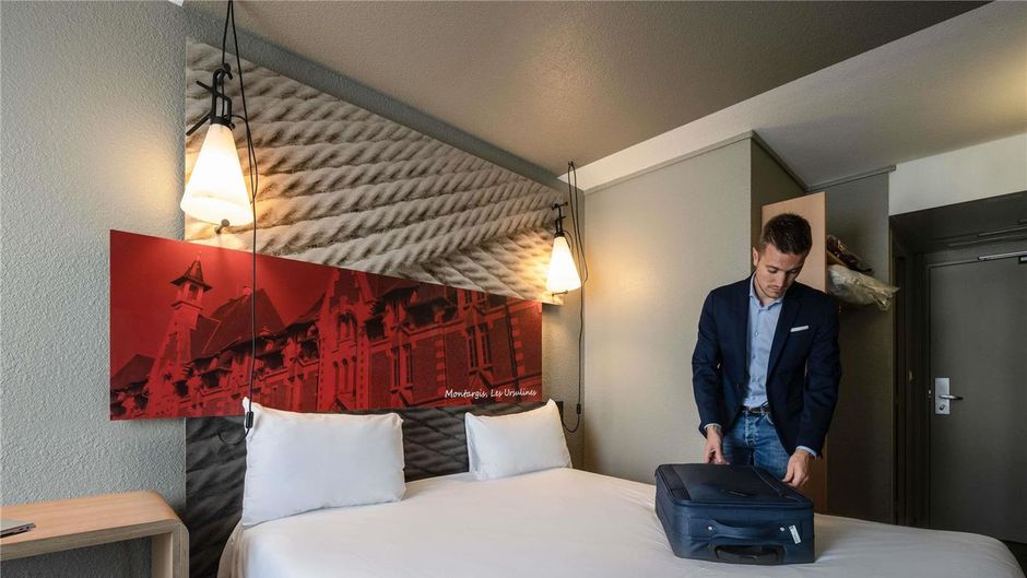 Ibis Hotel Montargis Exterior