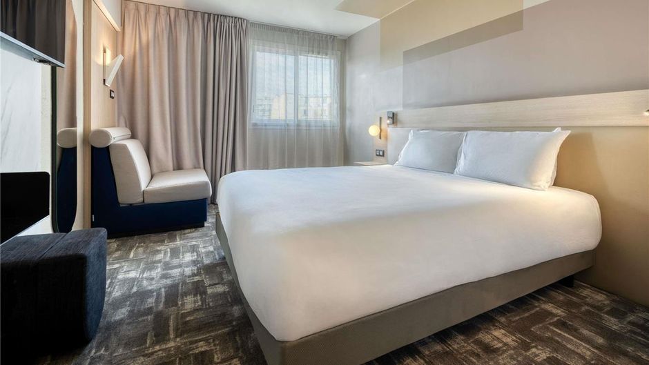 Mercure Hotel Paris XV Room