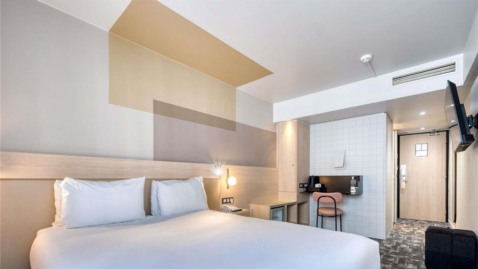 Mercure Hotel Paris XV Room