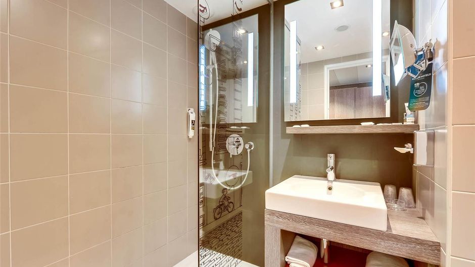 Mercure Paris Gare Montparnasse Hotel Room