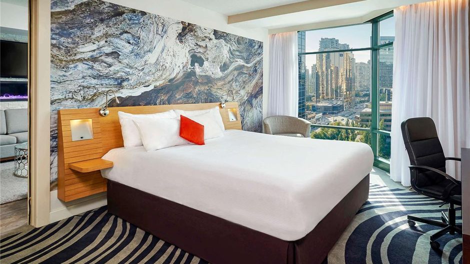 Novotel Toronto North York Suite