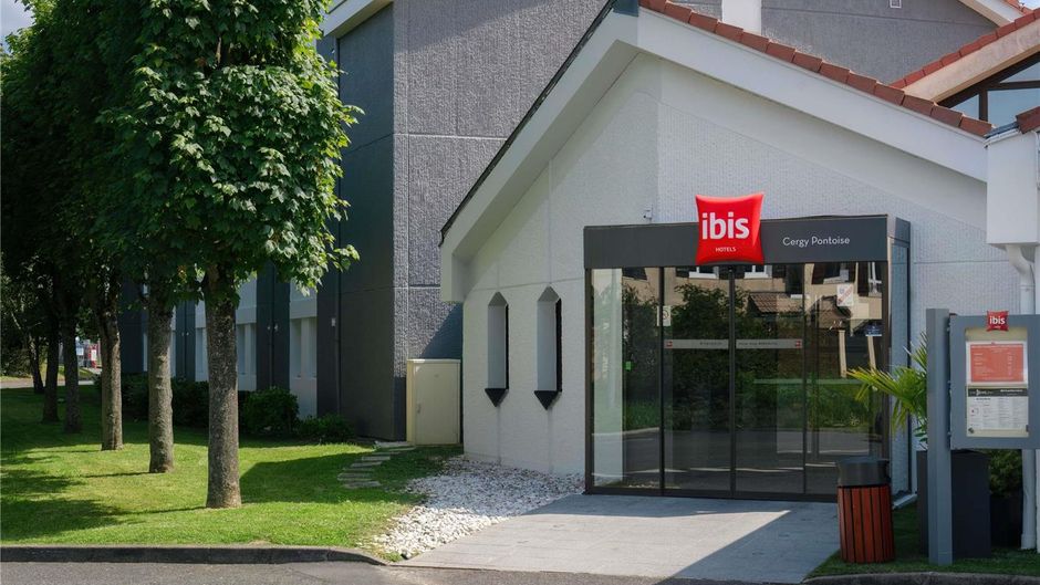Ibis Cergy Le Port Exterior