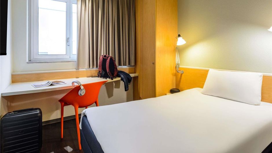 Ibis Hotel Milan Centro Room