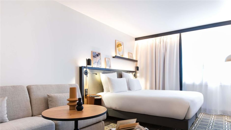 Mercure Paris Austerlitz Bibliotheque Room