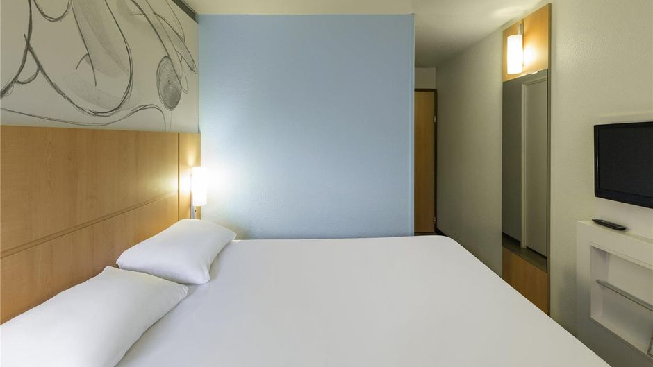 Ibis Paris Meudon La Foret-Velizy Room