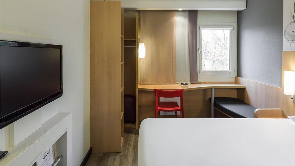 Ibis Paris Meudon La Foret-Velizy Room