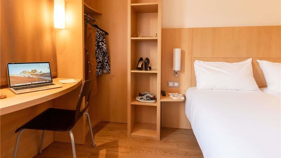 Ibis Hotel le Puy Room
