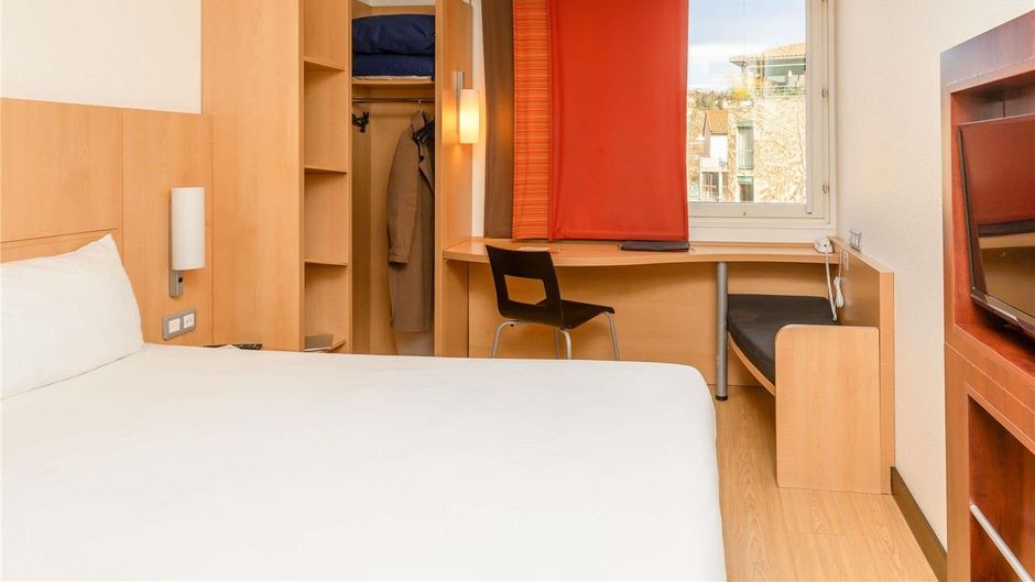 Ibis Hotel le Puy Room
