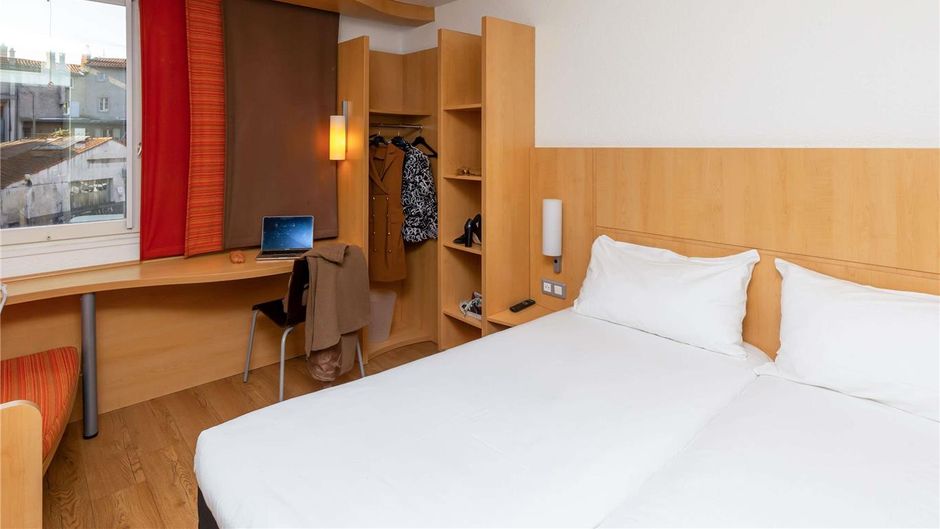 Ibis Hotel le Puy Room
