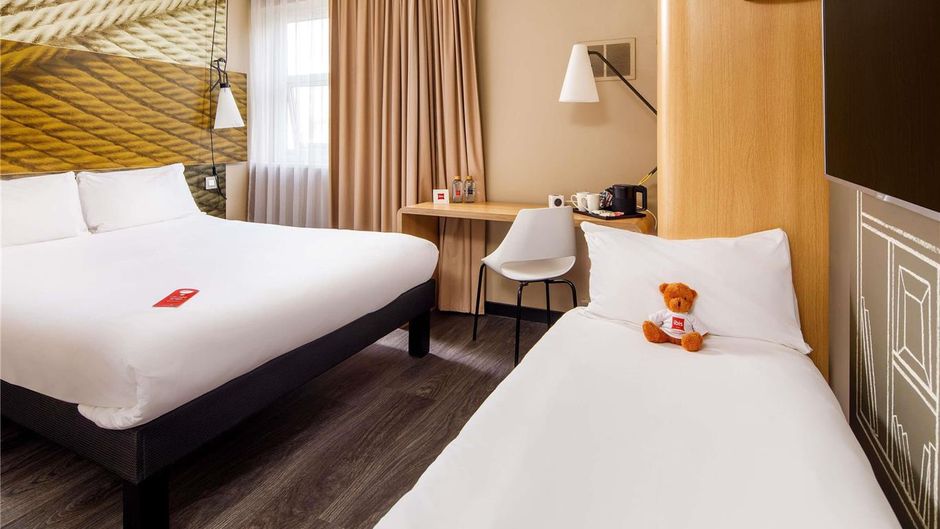 Ibis Hotel Greenwich Room