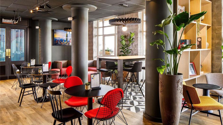 Ibis Hotel Greenwich Exterior