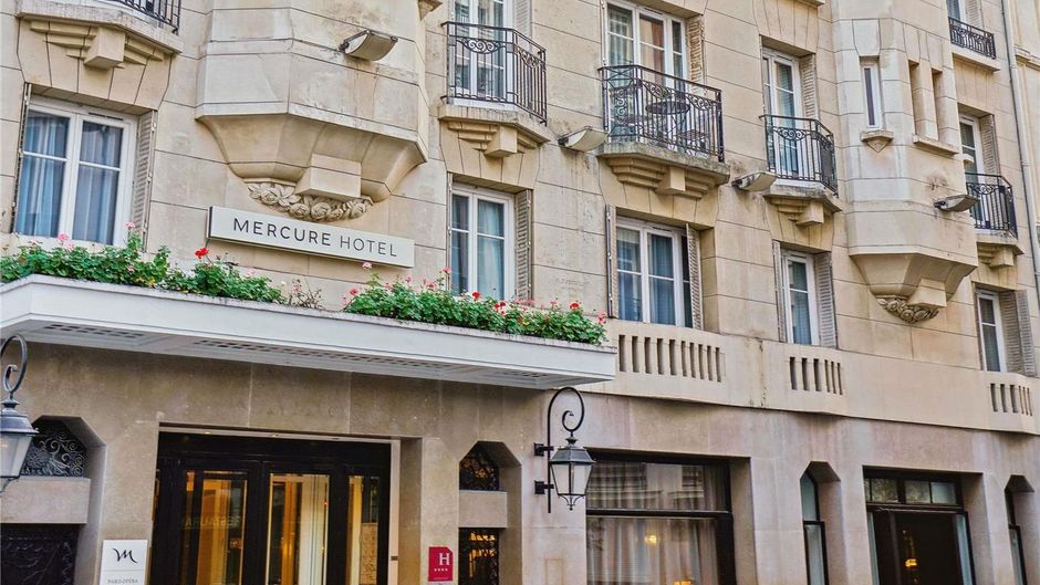 Mercure Paris Opera Faubourg Montmartre Exterior