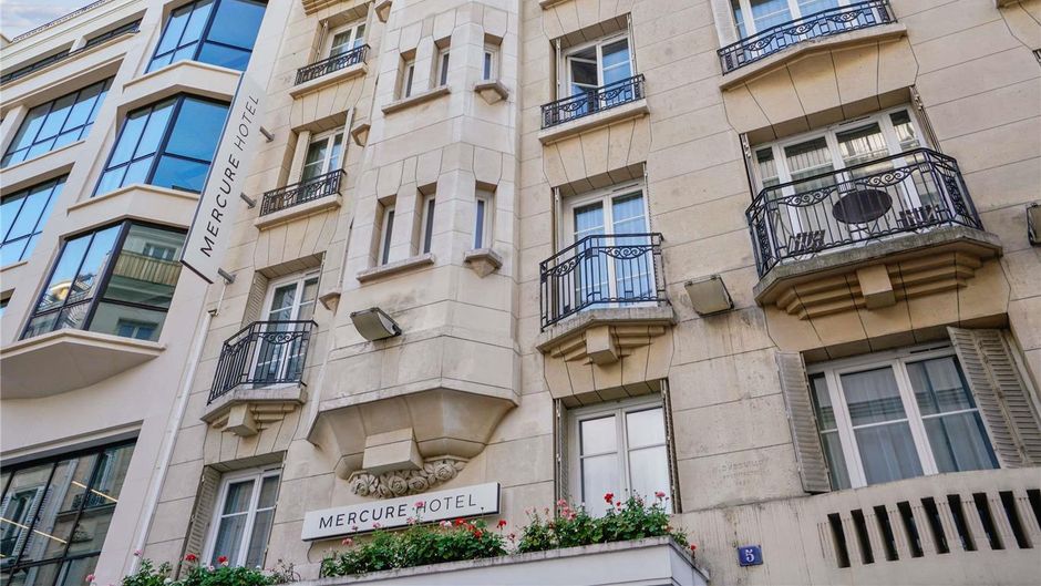 Mercure Paris Opera Faubourg Montmartre Exterior