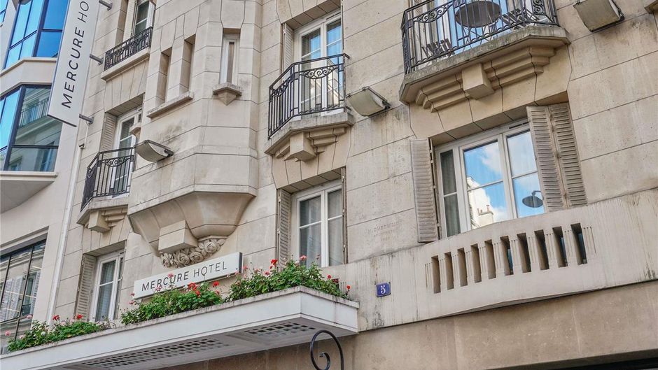 Mercure Paris Opera Faubourg Montmartre Exterior