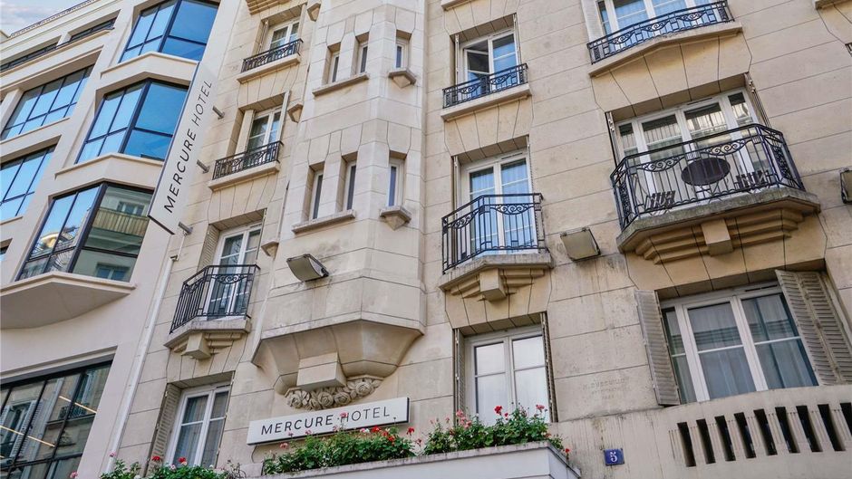 Mercure Paris Opera Faubourg Montmartre Exterior