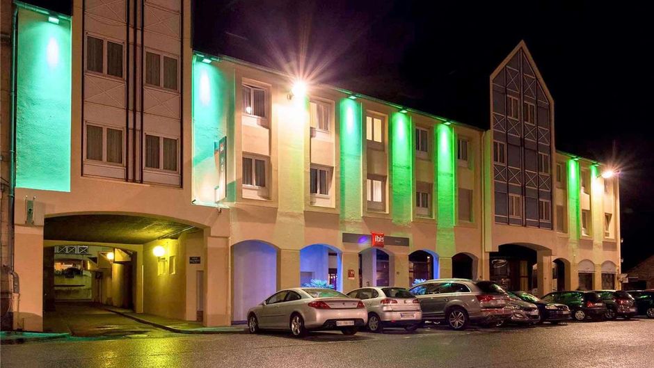 Ibis Hotel Alencon Exterior