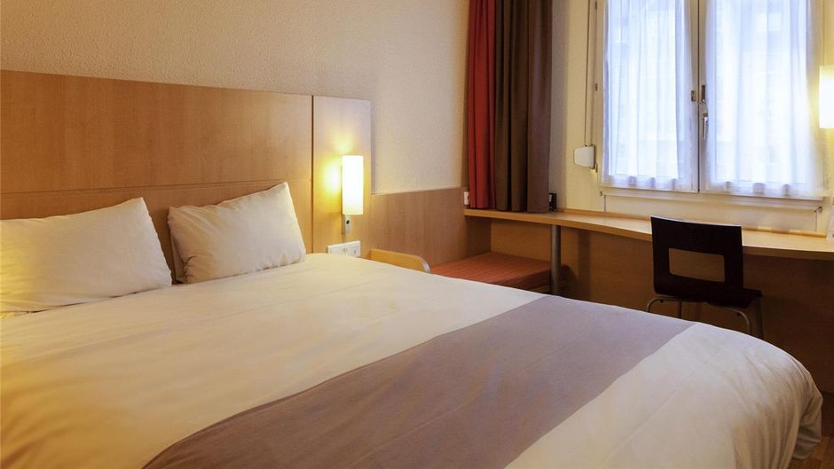 Ibis Hotel Alencon Room