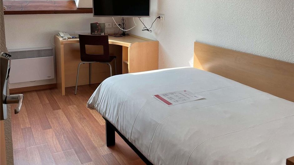 Ibis Hotel Alencon Room