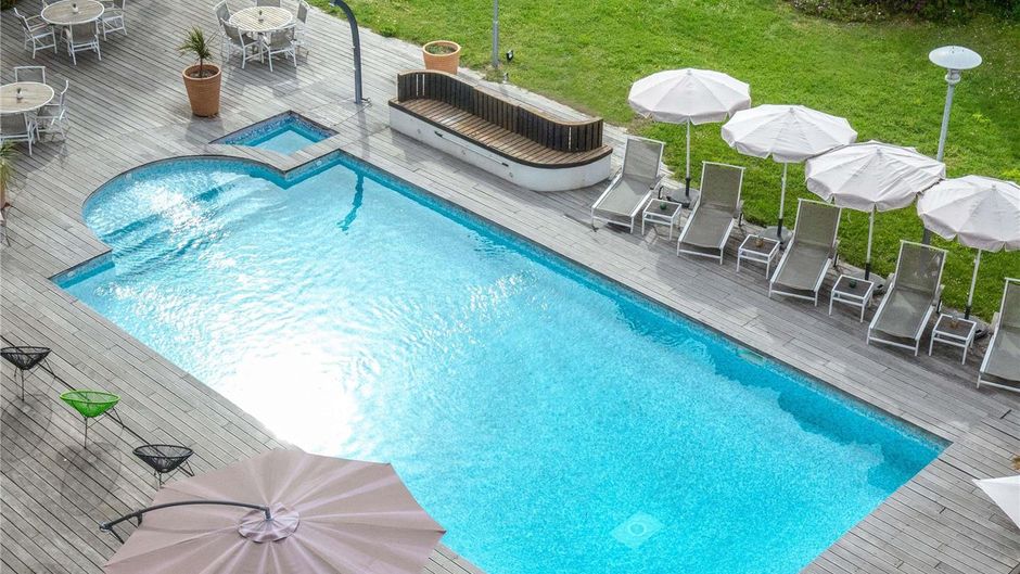 Mercure Hyeres Pool
