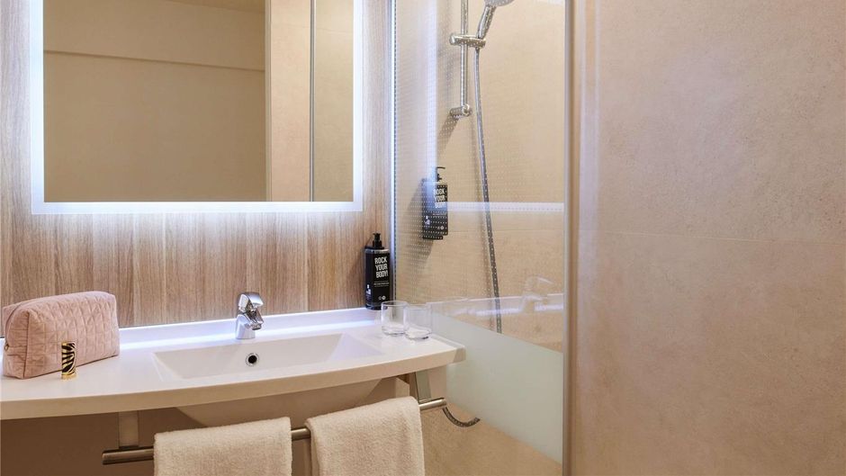 Hotel Ibis La Roche sur Yon Room