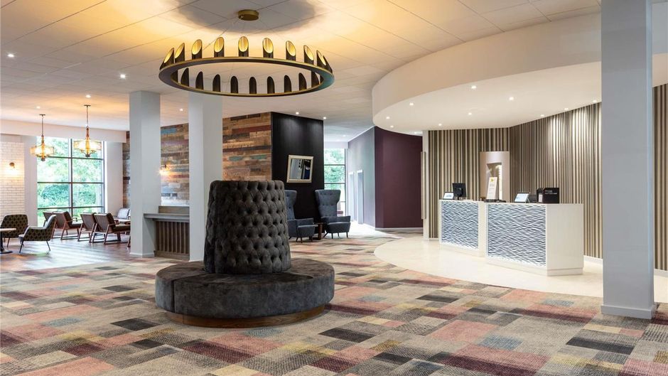 Novotel Newcastle Airport Exterior