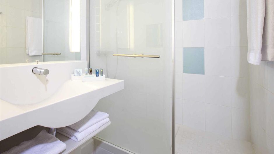 Novotel Newcastle Airport Room