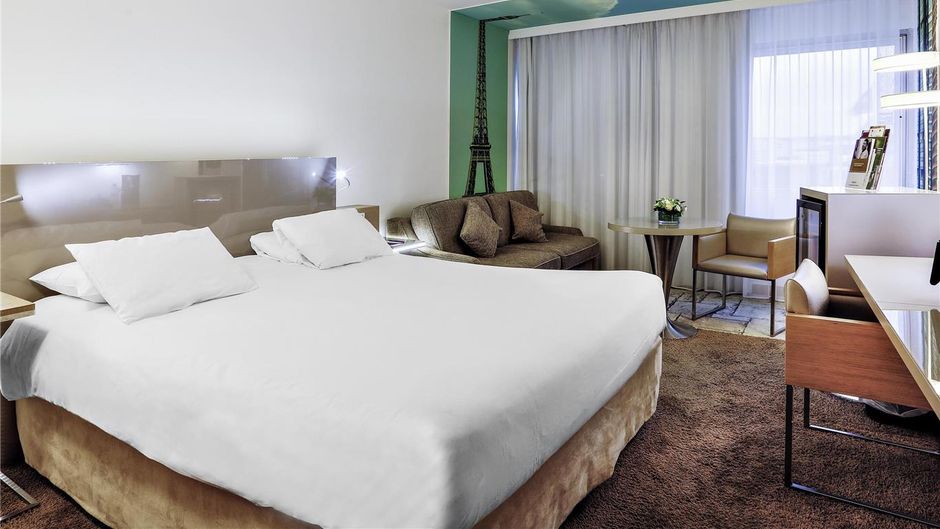 Mercure Paris Pt de Versailles Vaugirard Room
