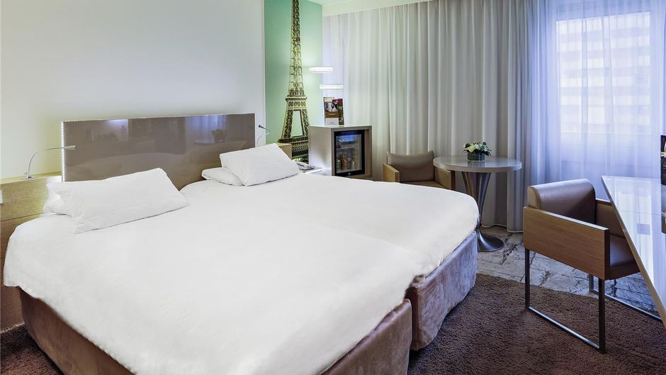 Mercure Paris Pt de Versailles Vaugirard Room