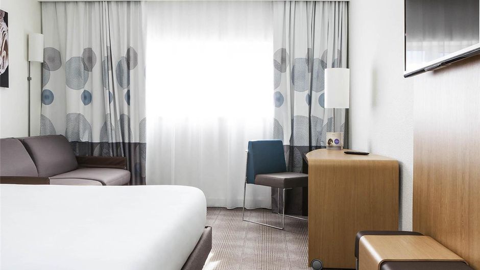 Novotel Saint Quentin Golf National Room