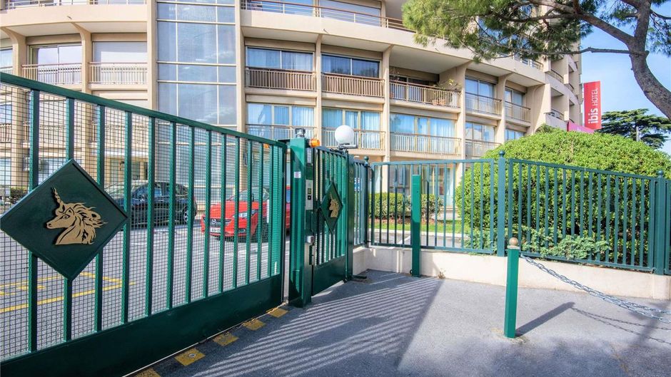 Ibis Cannes Plage La Bocca Exterior