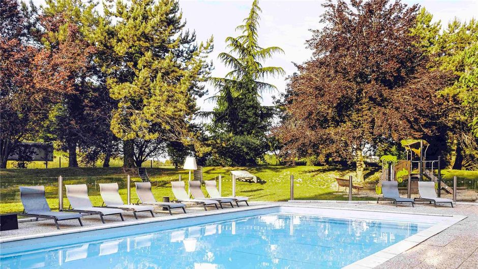 Novotel Beaune Exterior