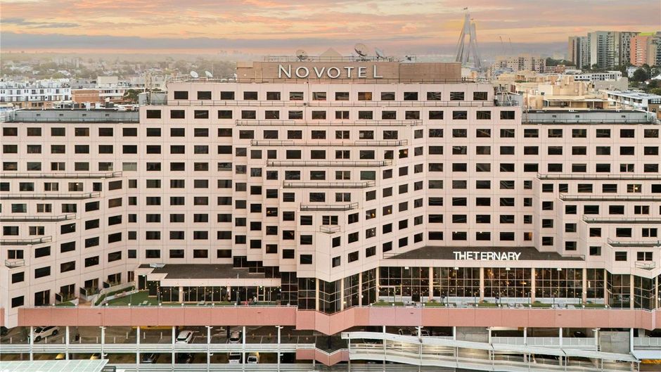 Novotel Sydney on Darling Harbour Exterior