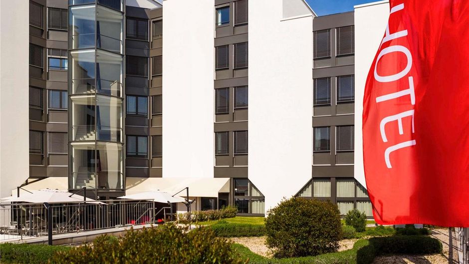 Ibis Lausanne Crissier Exterior