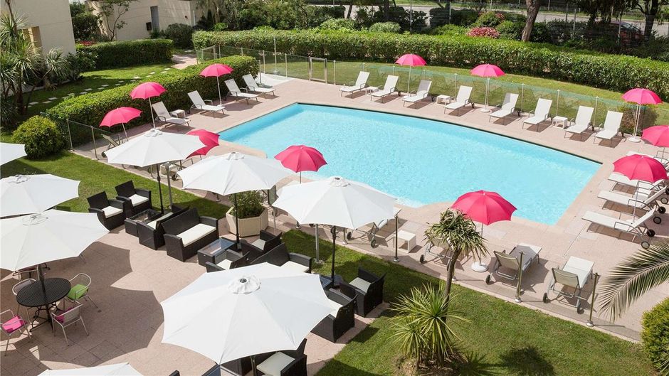 Mercure Cannes Mandelieu Pool