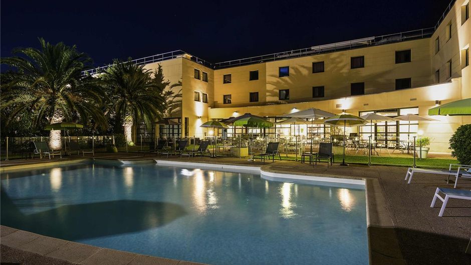 Mercure Cannes Mandelieu Pool