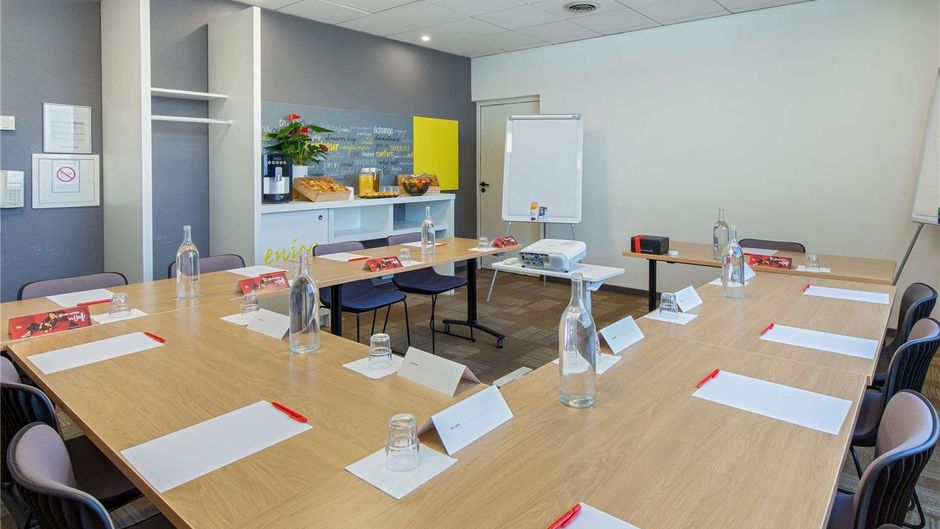 Ibis Latimone Hotel Meeting
