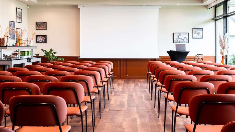 Mercure Omaha Beach Hotel Meeting
