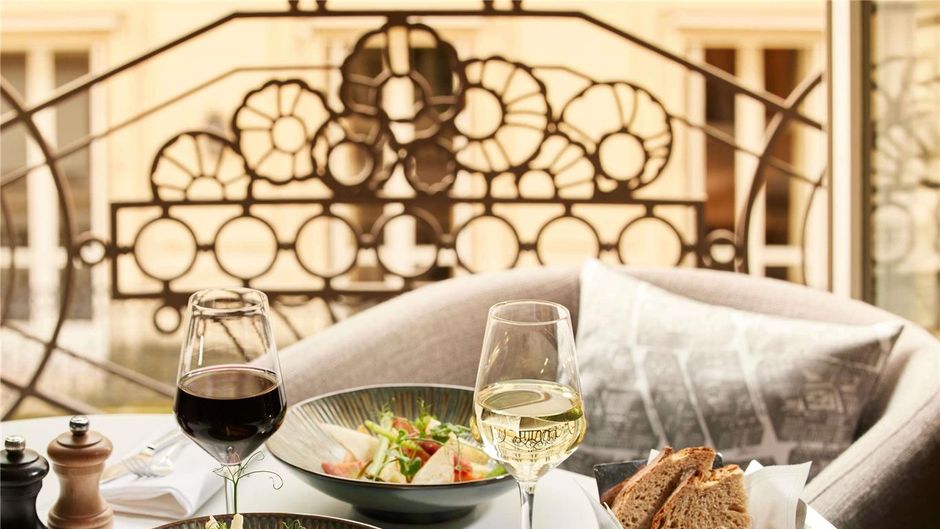 Sofitel Arc de Triomphe Room