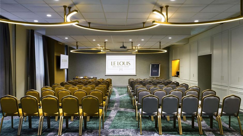Le Louis Versailles Chateau MGallery Meeting