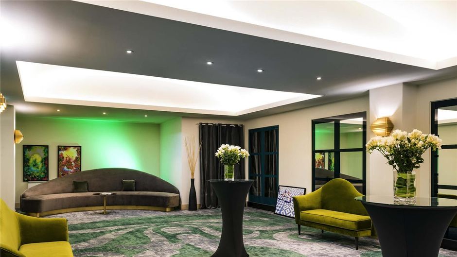 Le Louis Versailles Chateau MGallery Meeting